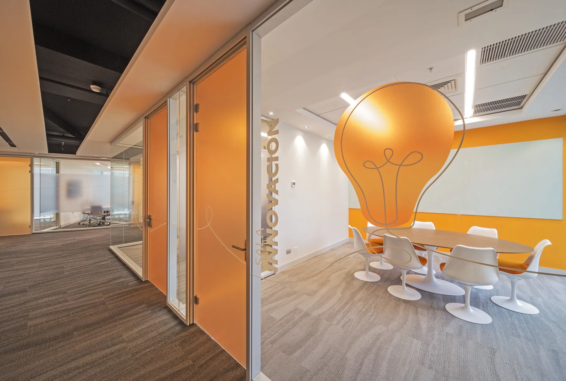Oficinas para Vida Cámara en Santiago — 1.600 m² — 4/6