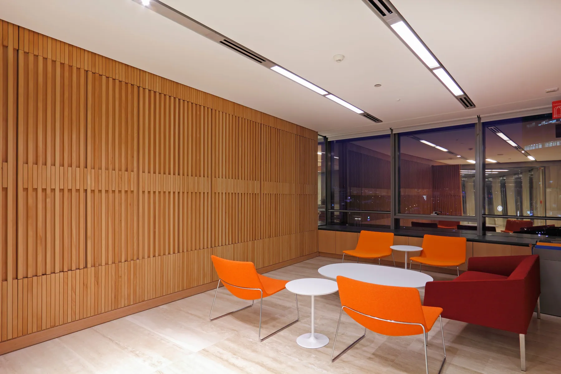 Oficinas para Directorio Entel en Santiago — 1.900 m² — 3/6