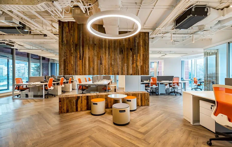 Oficinas para Forus en Santiago — 6.150 m² — 1/6