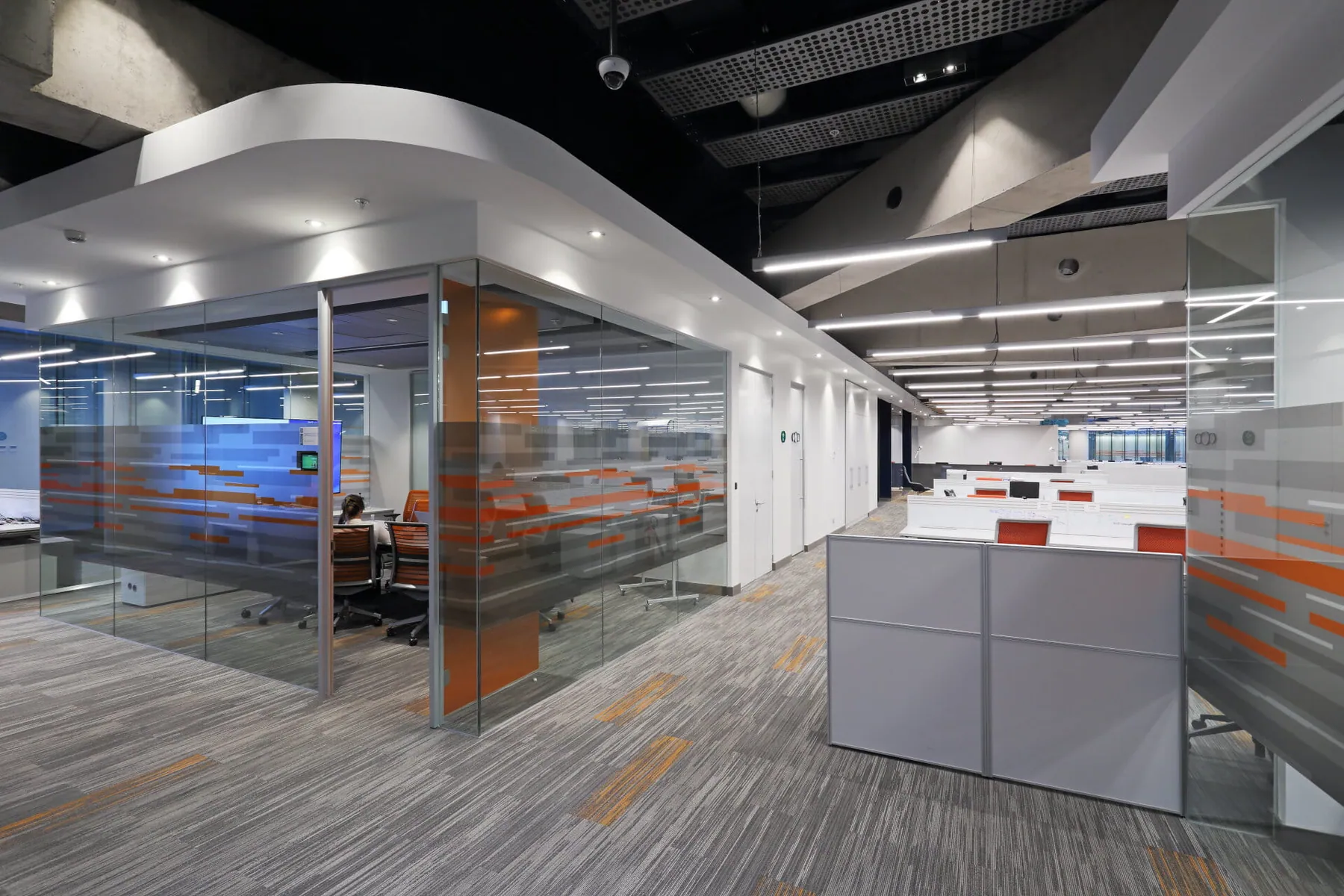 Oficinas para Indumotora — Etapa I en Santiago — 4.700 m² — 3/6