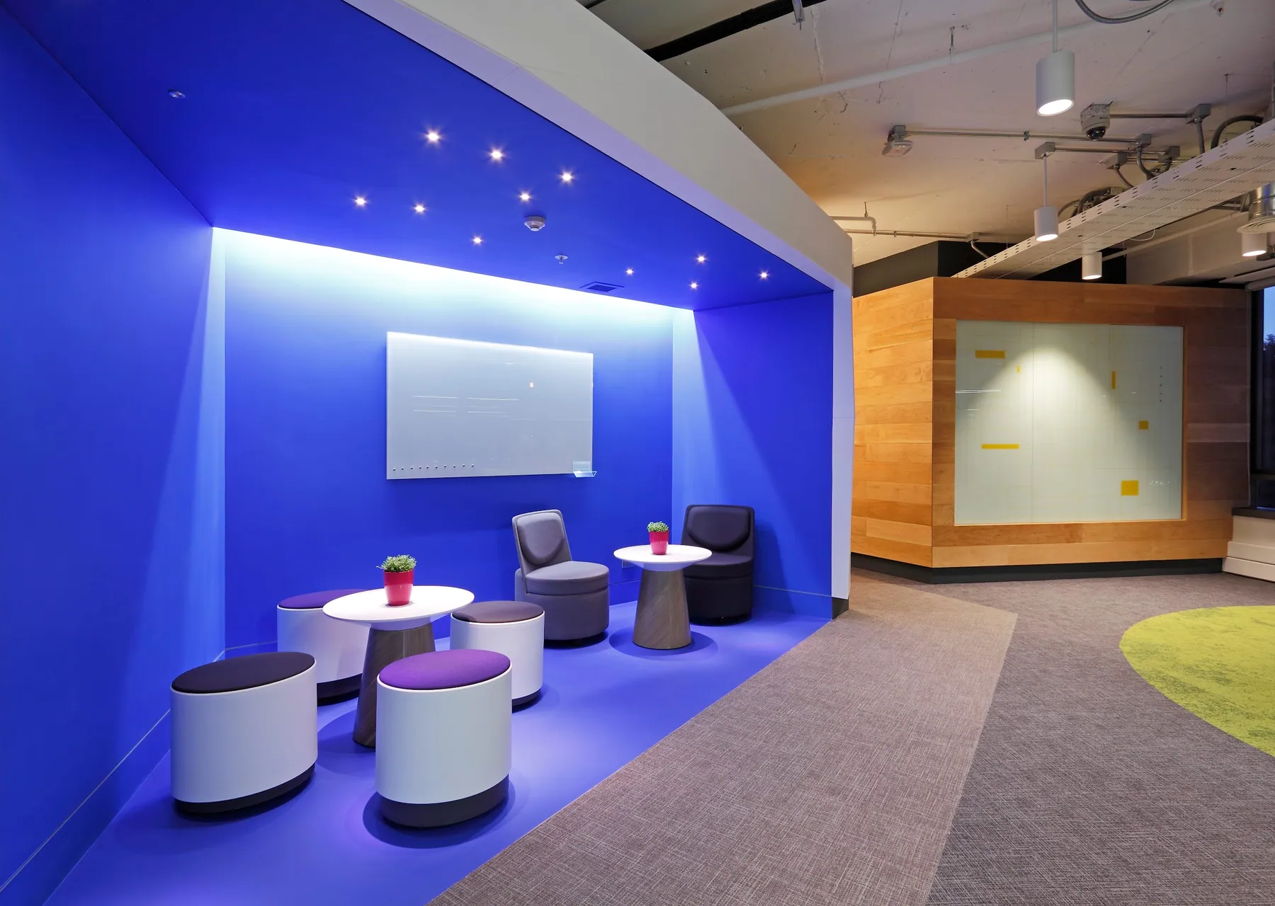 Oficinas para Google I en Santiago — 1.800 m² — 2/6