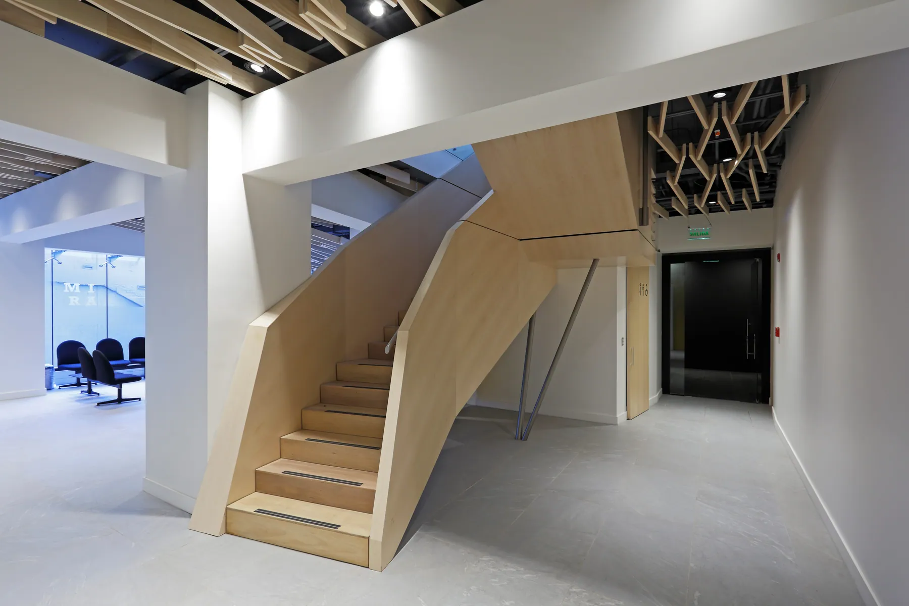 Salud para MIRA en Santiago — 1.062 m² — 5/6