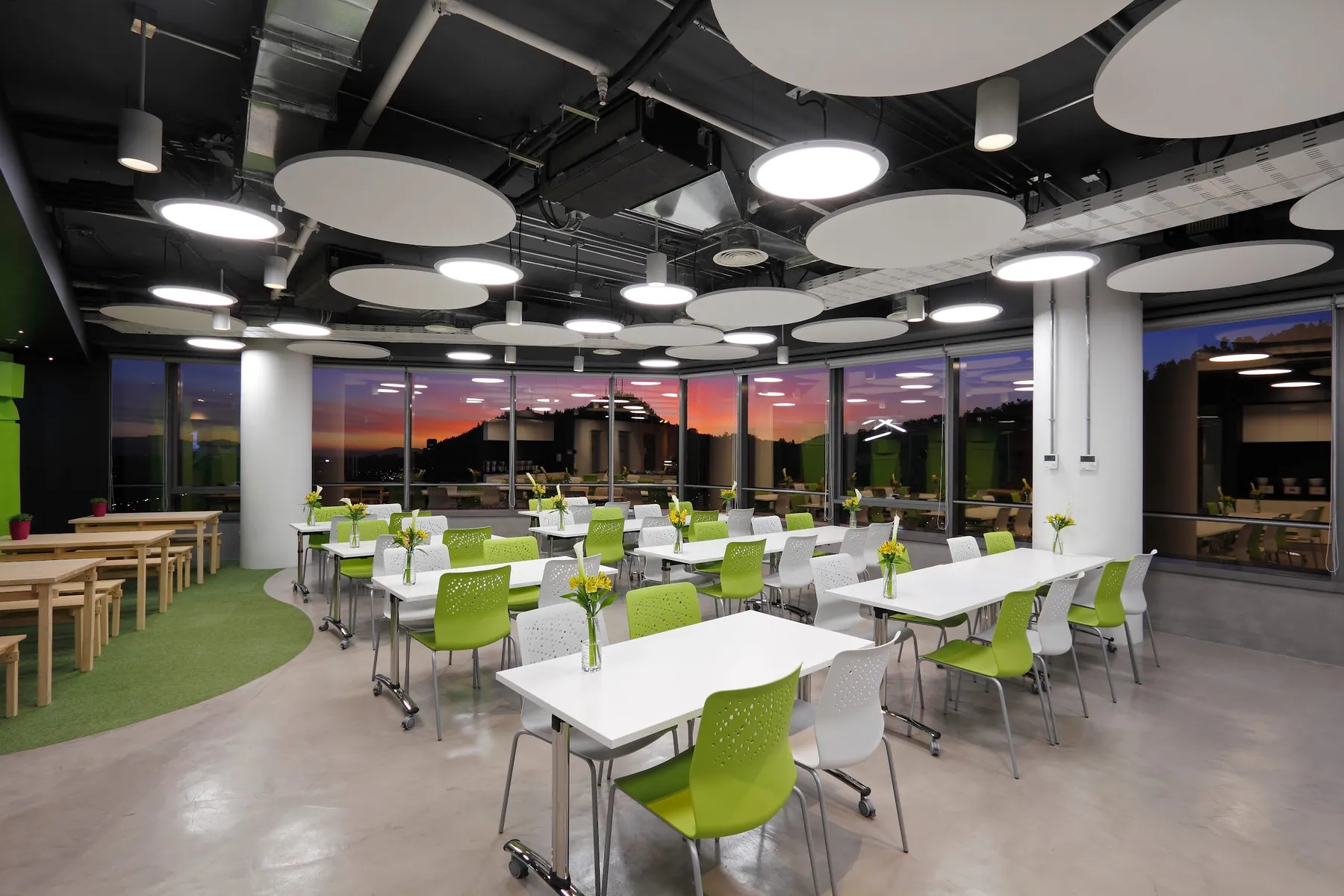 Oficinas para Google I en Santiago — 1.800 m² — 3/6