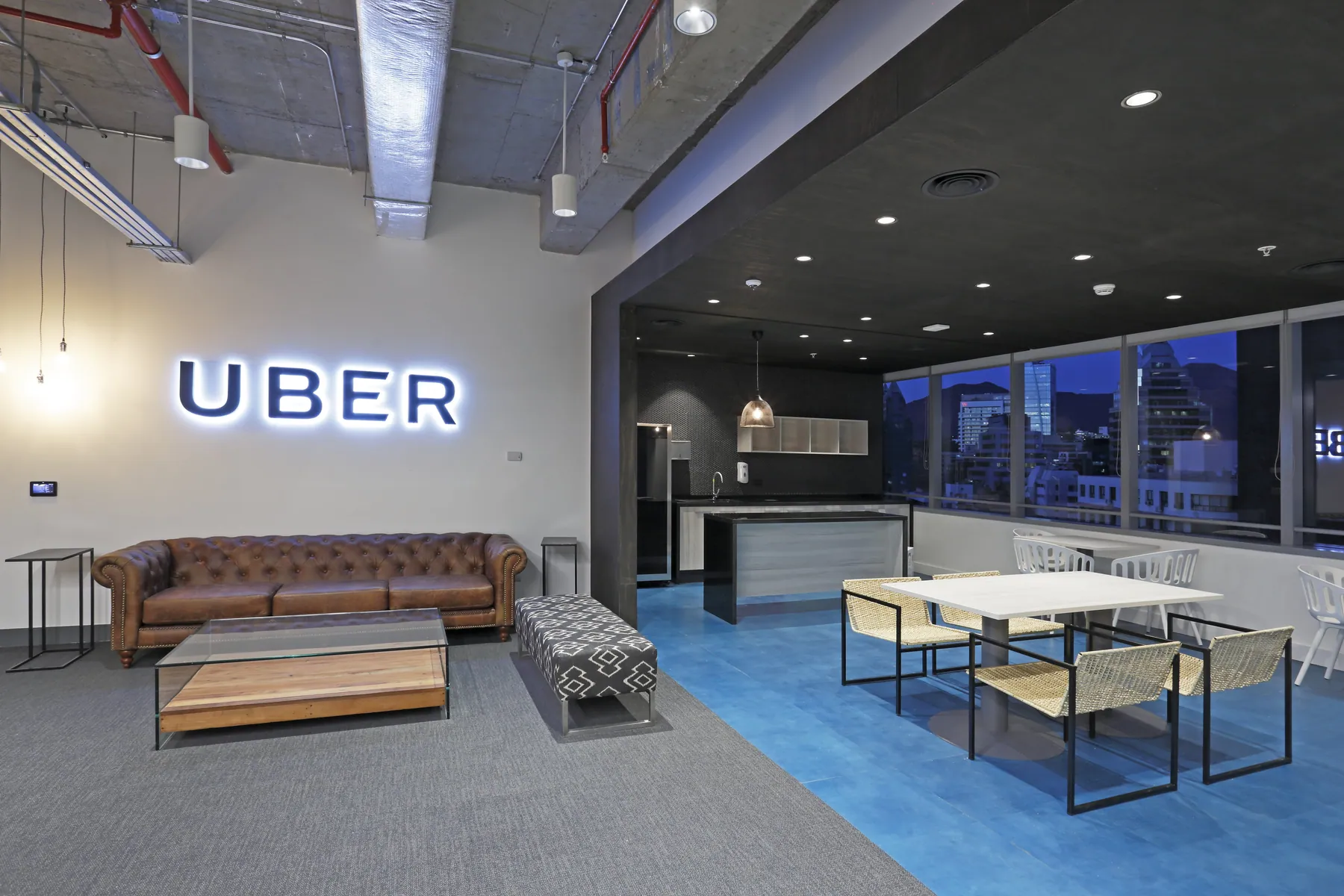 Oficinas para Oficinas Uber (2011) en Santiago