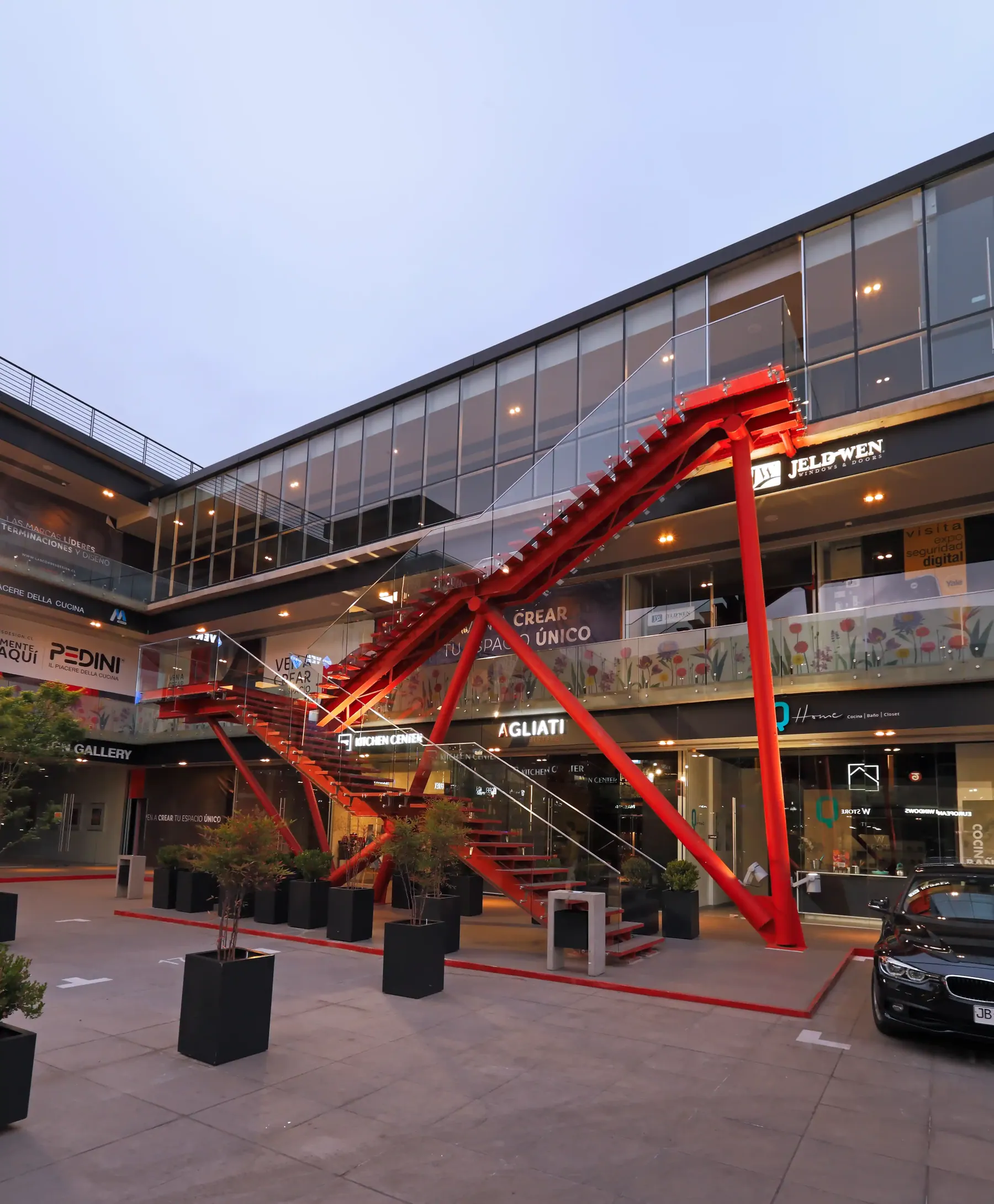 Comercial para Las Condes Design en Santiago — 14.799 m² — 2/6