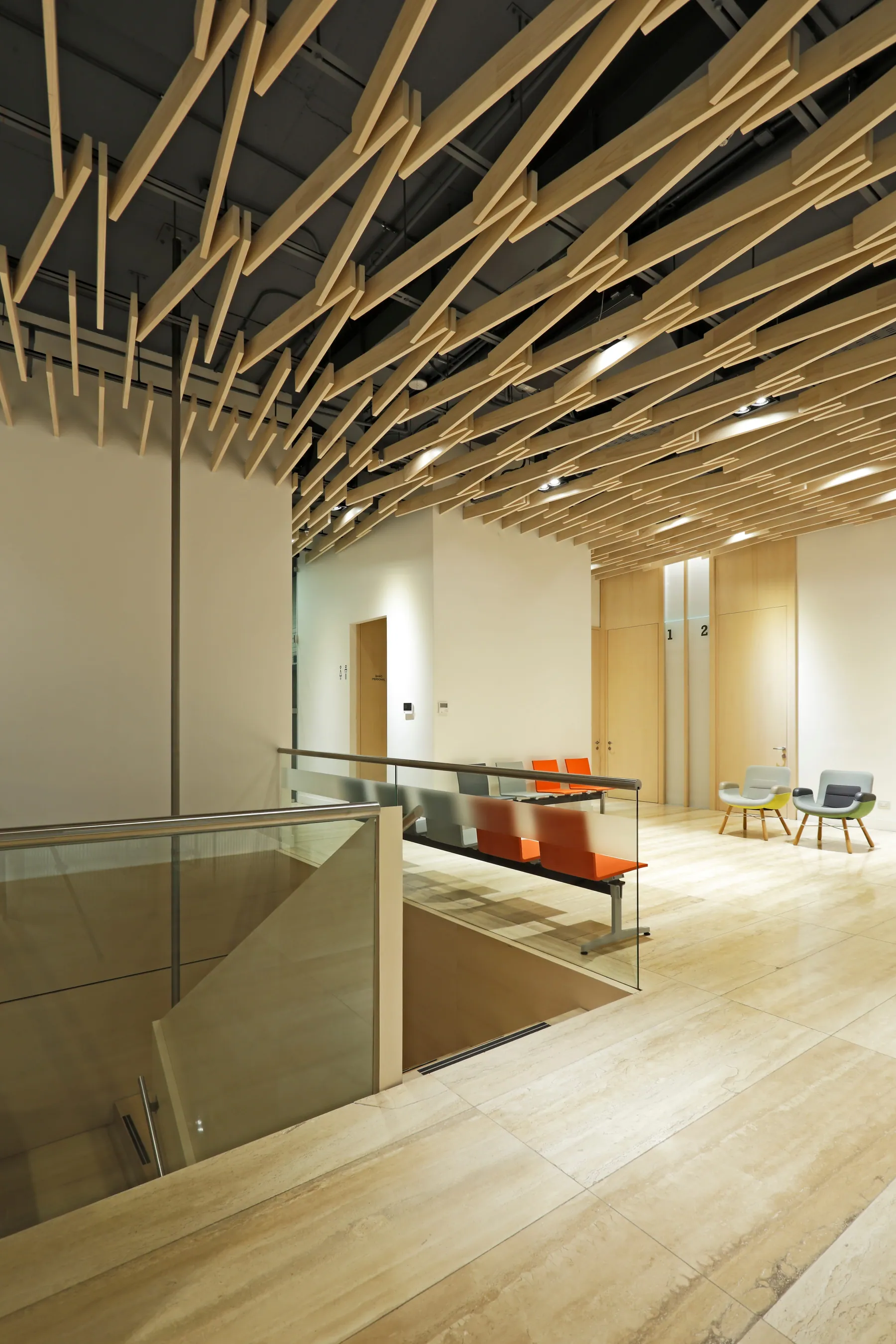 Salud para MIRA en Santiago — 1.062 m² — 2/6