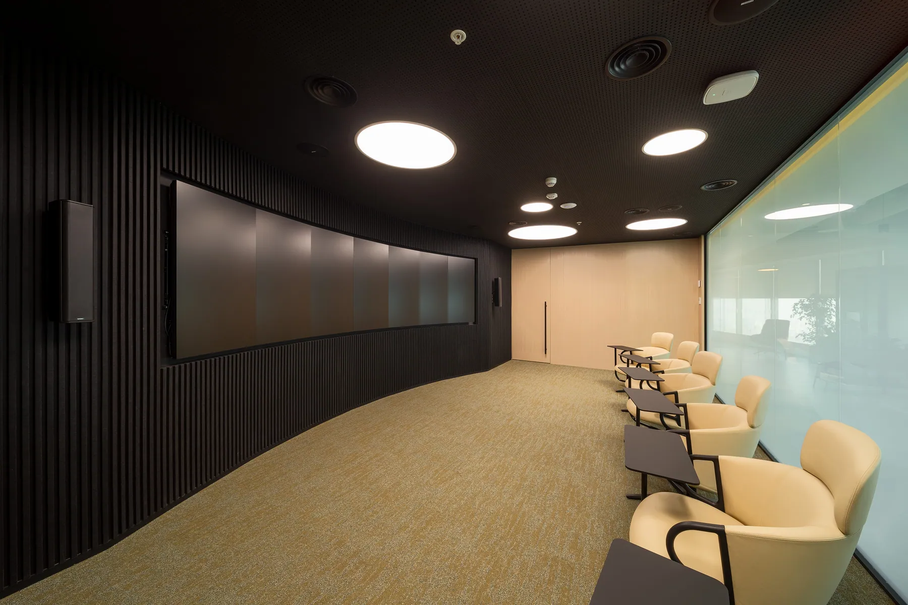 Oficinas para CBRE en Santiago — 2.154 m² — 2/6