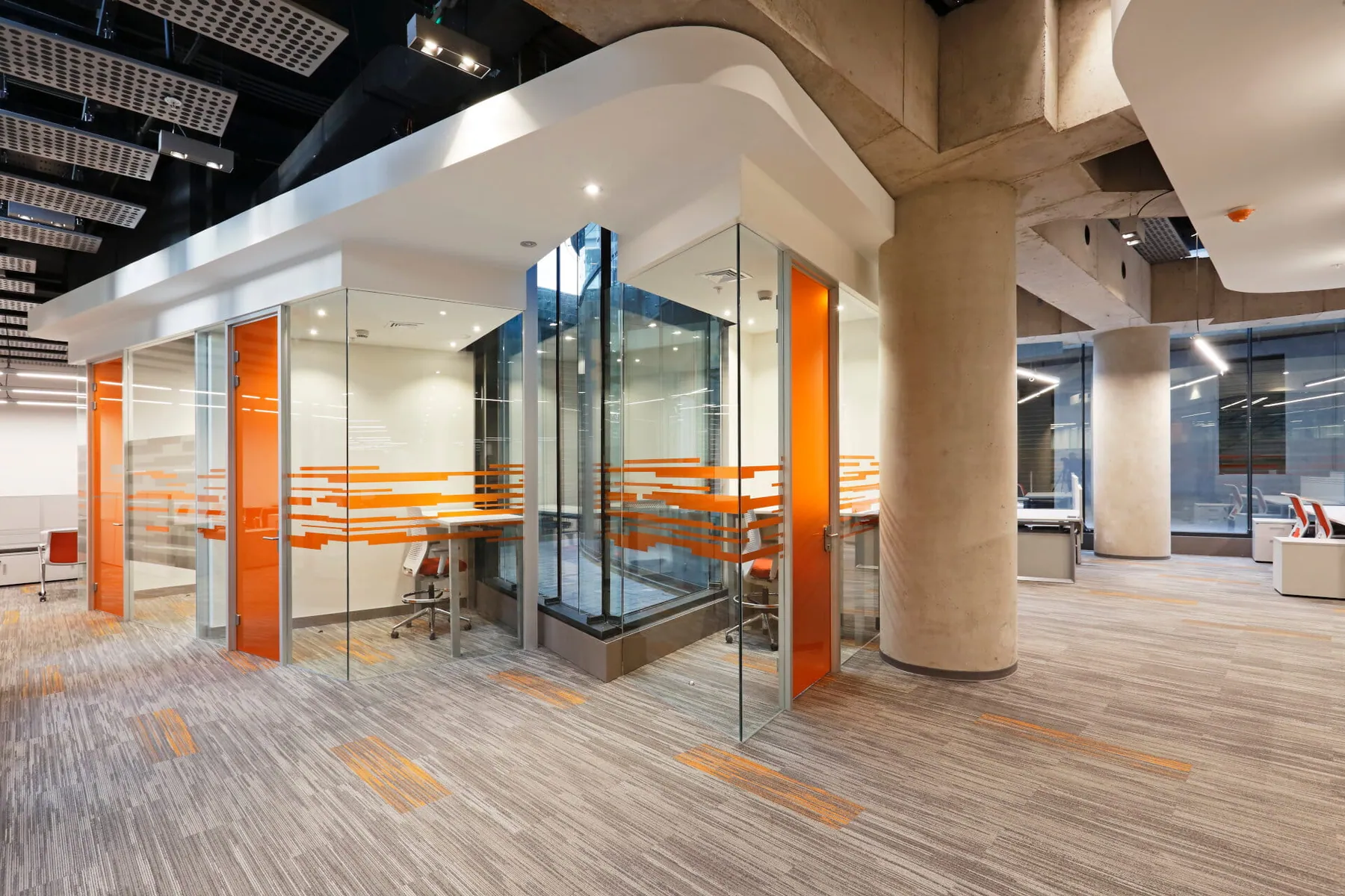 Oficinas para Indumotora — Etapa I en Santiago — 4.700 m² — 1/6
