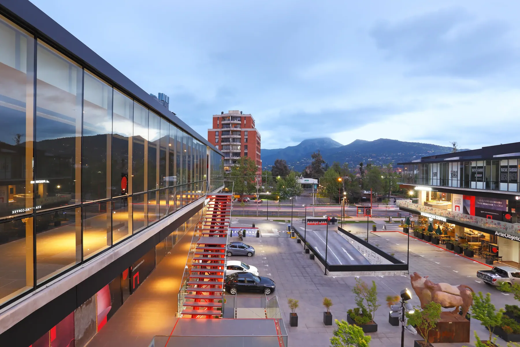 Comercial para Las Condes Design en Santiago — 14.799 m² — 3/6