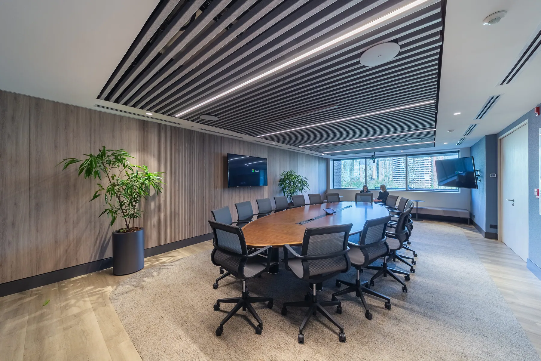 Oficinas para Parque Arauco en Santiago — 4.102 m² — 1/6
