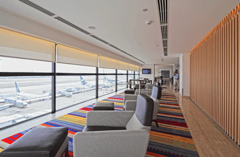 Oficinas para Salón VIP LATAM en Santiago — 1.800 m² — 4/6